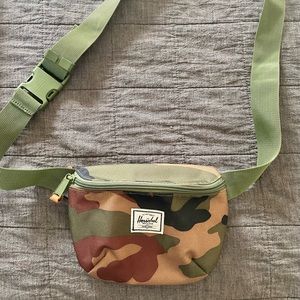 Herschel crossbody bag